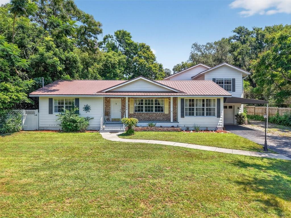 1224 Normandy Dr., Mount Dora, FL 32757