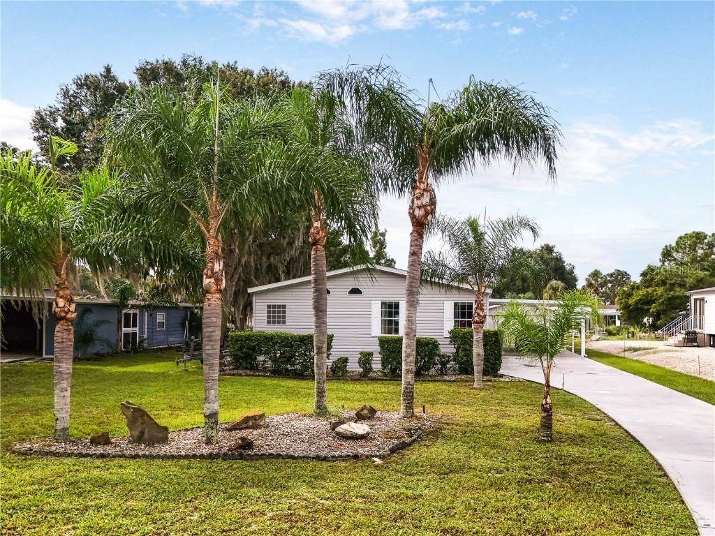 35247 Harbor Shores Rd., Leesburg, FL 34788