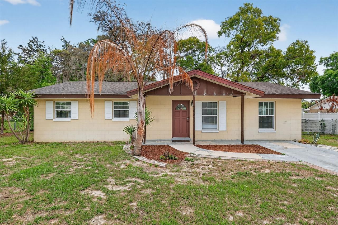 705 Mike Ave., Fruitland Park, FL 34731