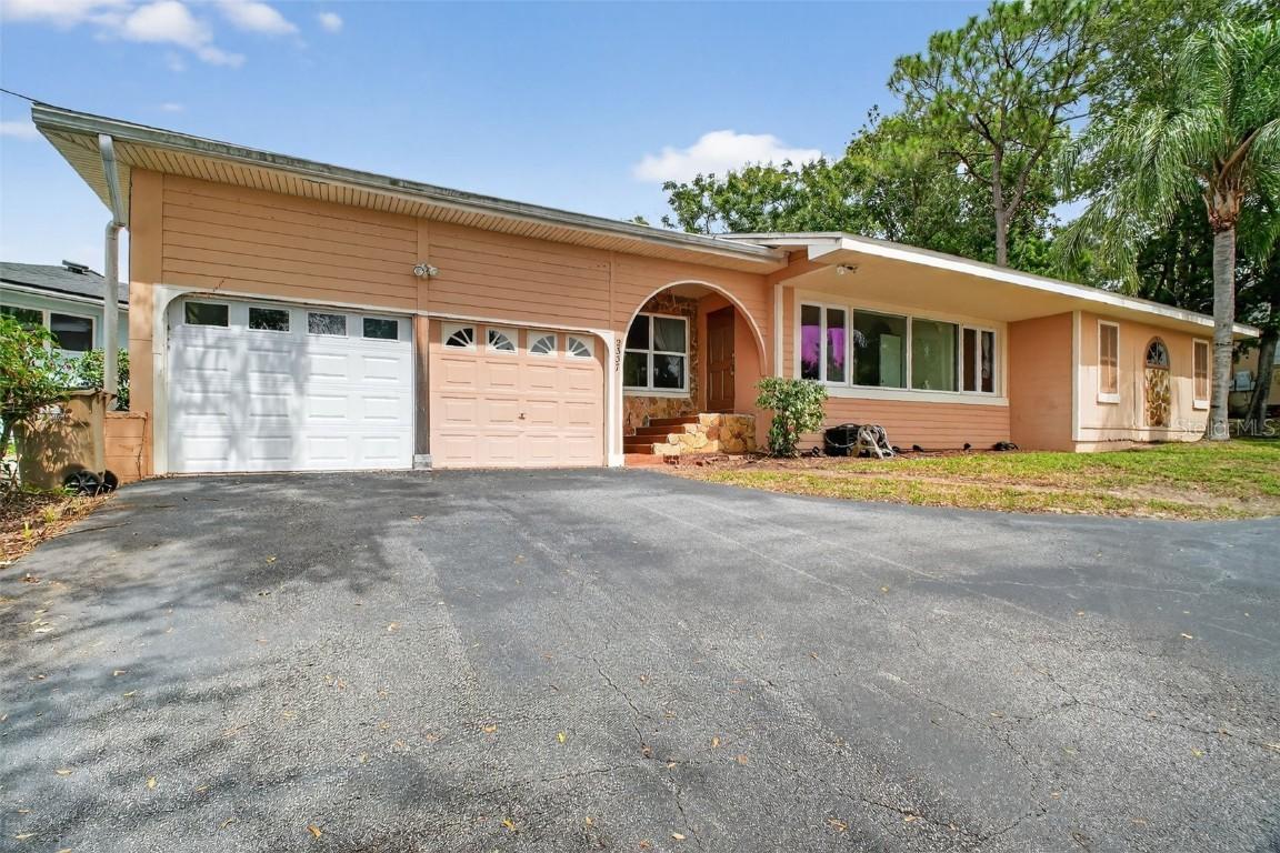 2337 Topping Pl., Eustis, FL 32726