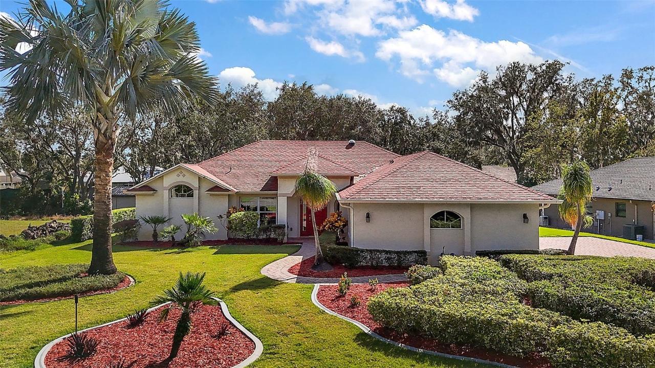 389 Reserve Dr., Tavares, FL 32778