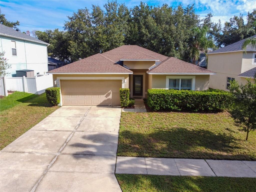 2339 Foxtree Rd., Tavares, FL 32778