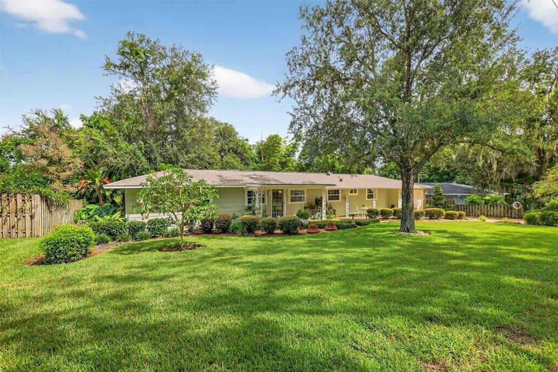 1620 Crestview Dr., Mount Dora, FL 32757