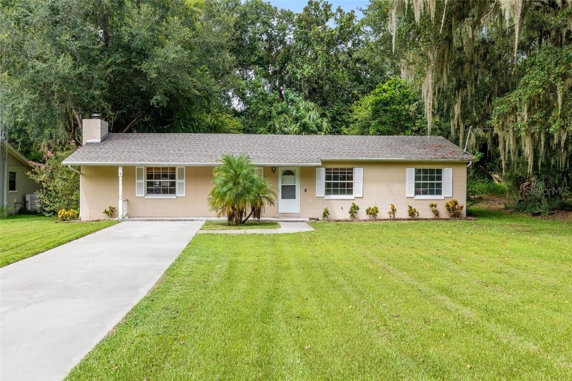 3909 Palm Dr., Leesburg, FL 34748
