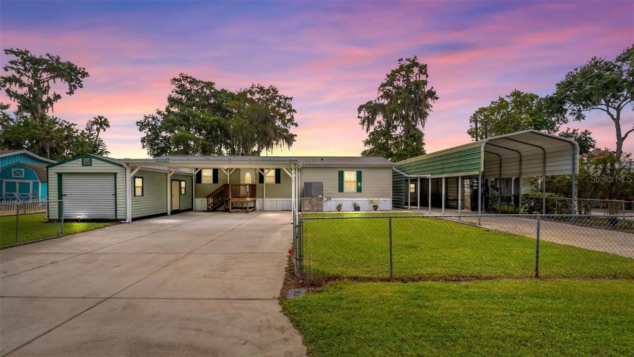 56310 Redbud Rd., Astor, FL 32102