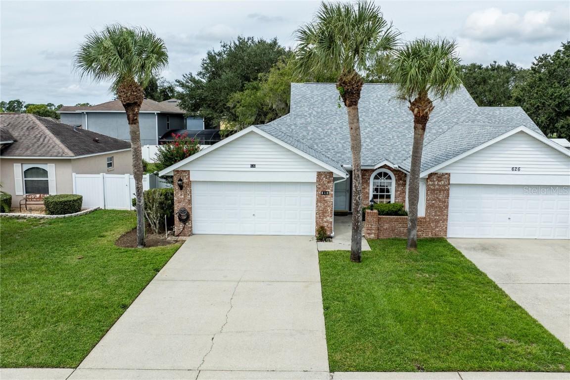 630 Woodview Dr., Tavares, FL 32778