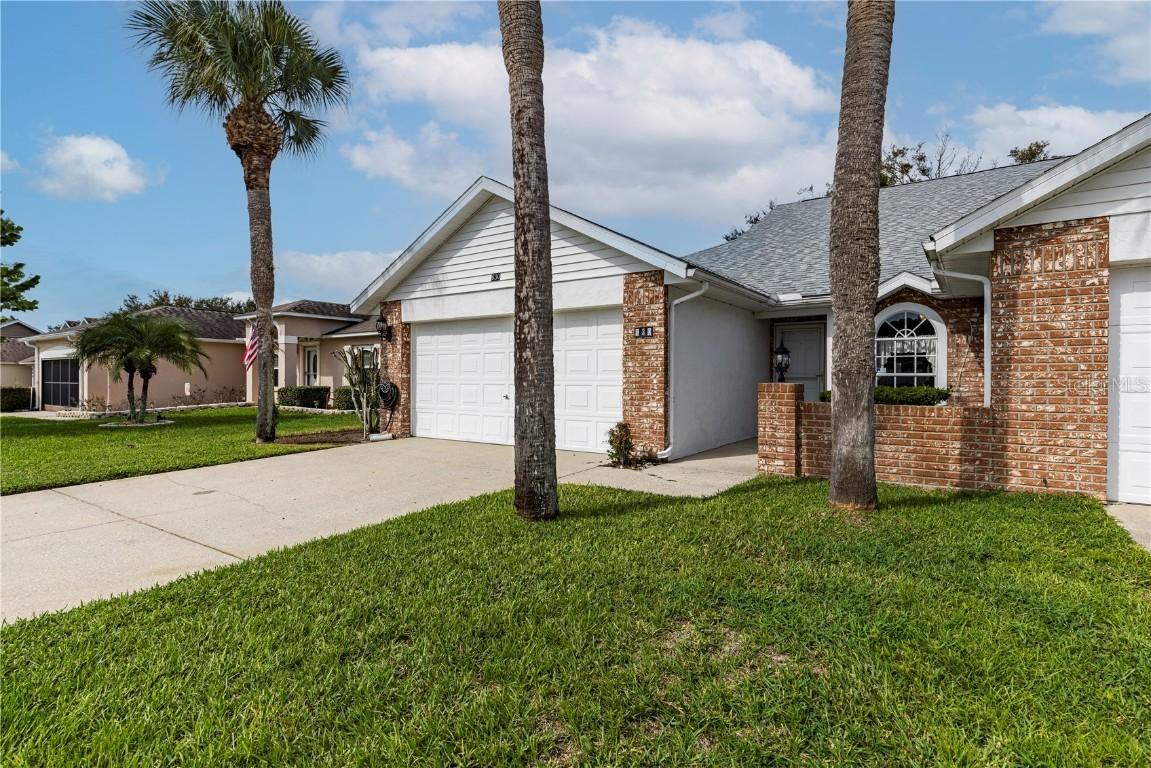 630 Woodview Dr., Tavares, FL 32778