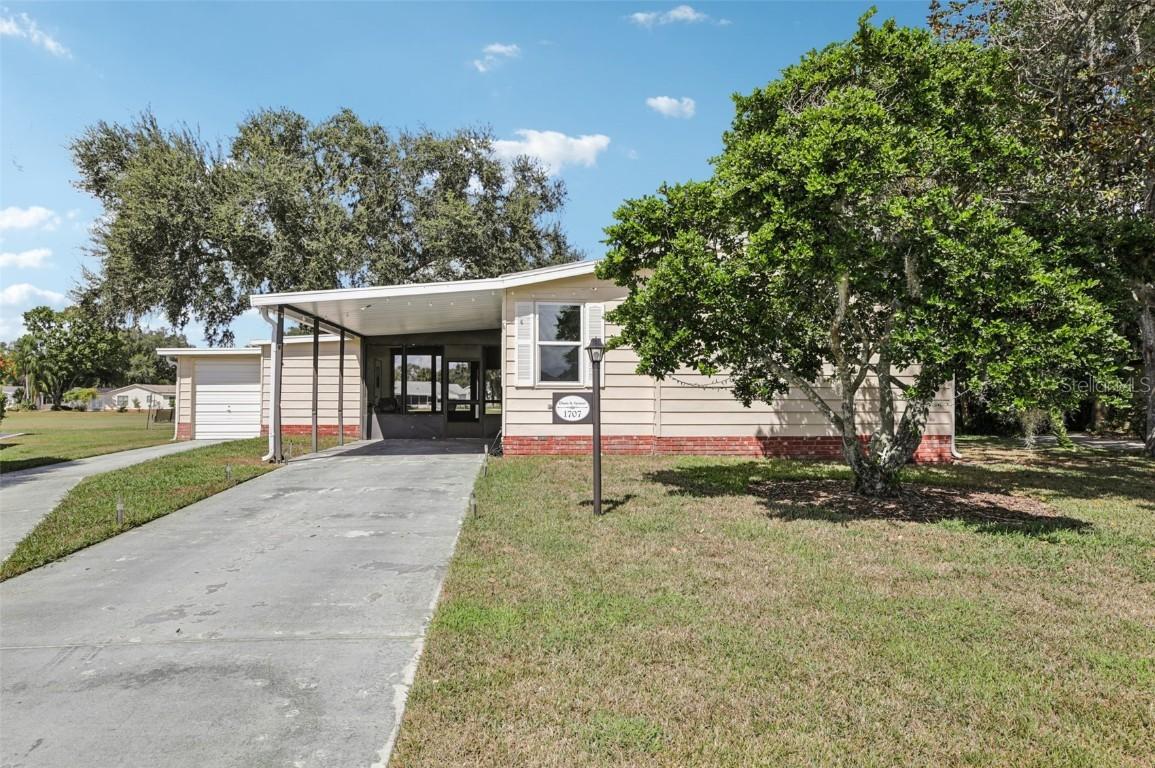 1707 Lilly Ln., The Villages, FL 32159