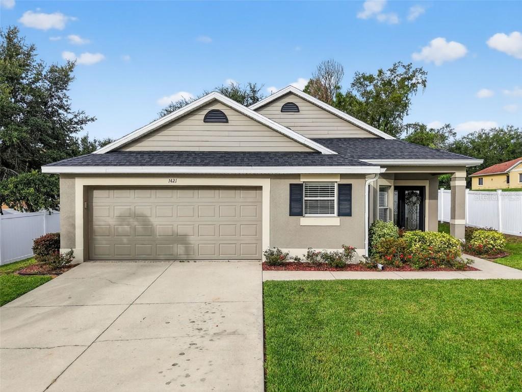 1421 Kellogg Dr., Tavares, FL 32778
