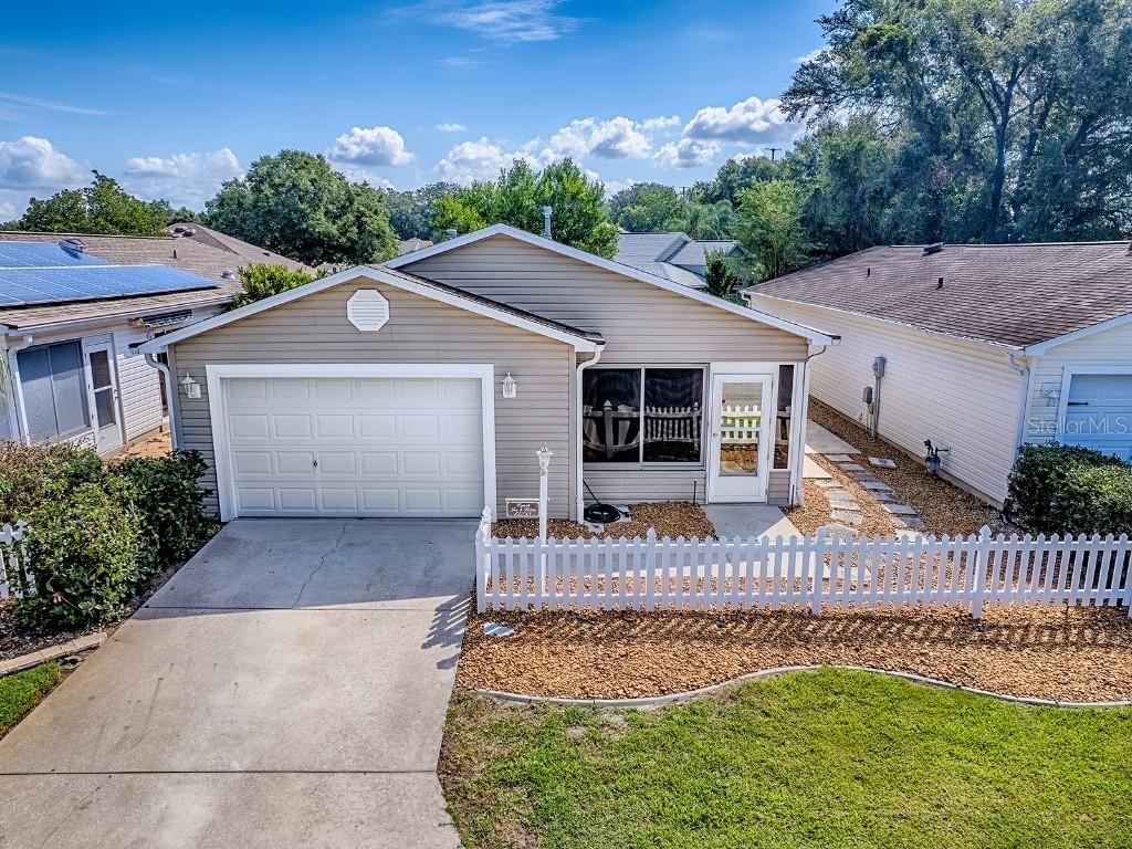 17235 SE 93rd Demoss Ct., The Villages, FL 32162