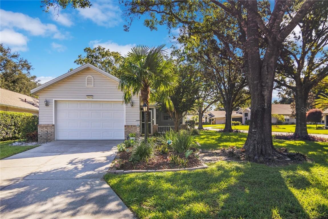 25036 Cranes Roost Cir., Leesburg, FL 34748