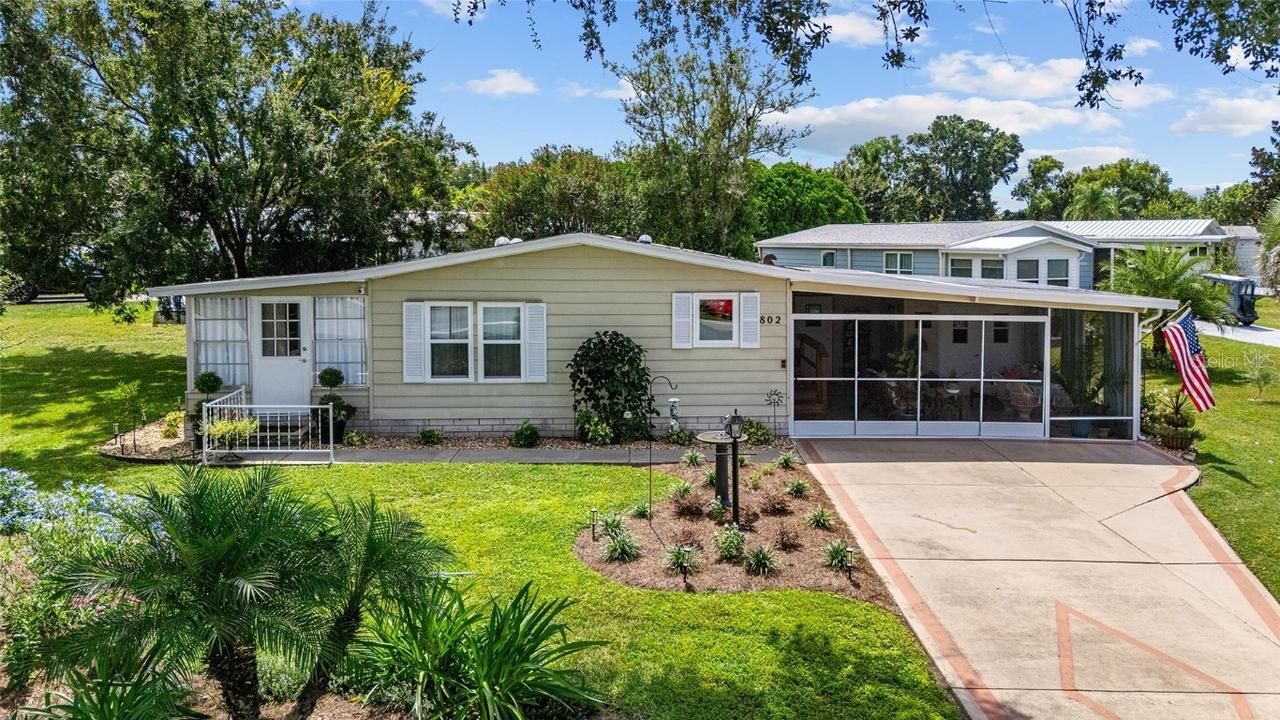 802 Sharon Dr., Lady Lake, FL 32159