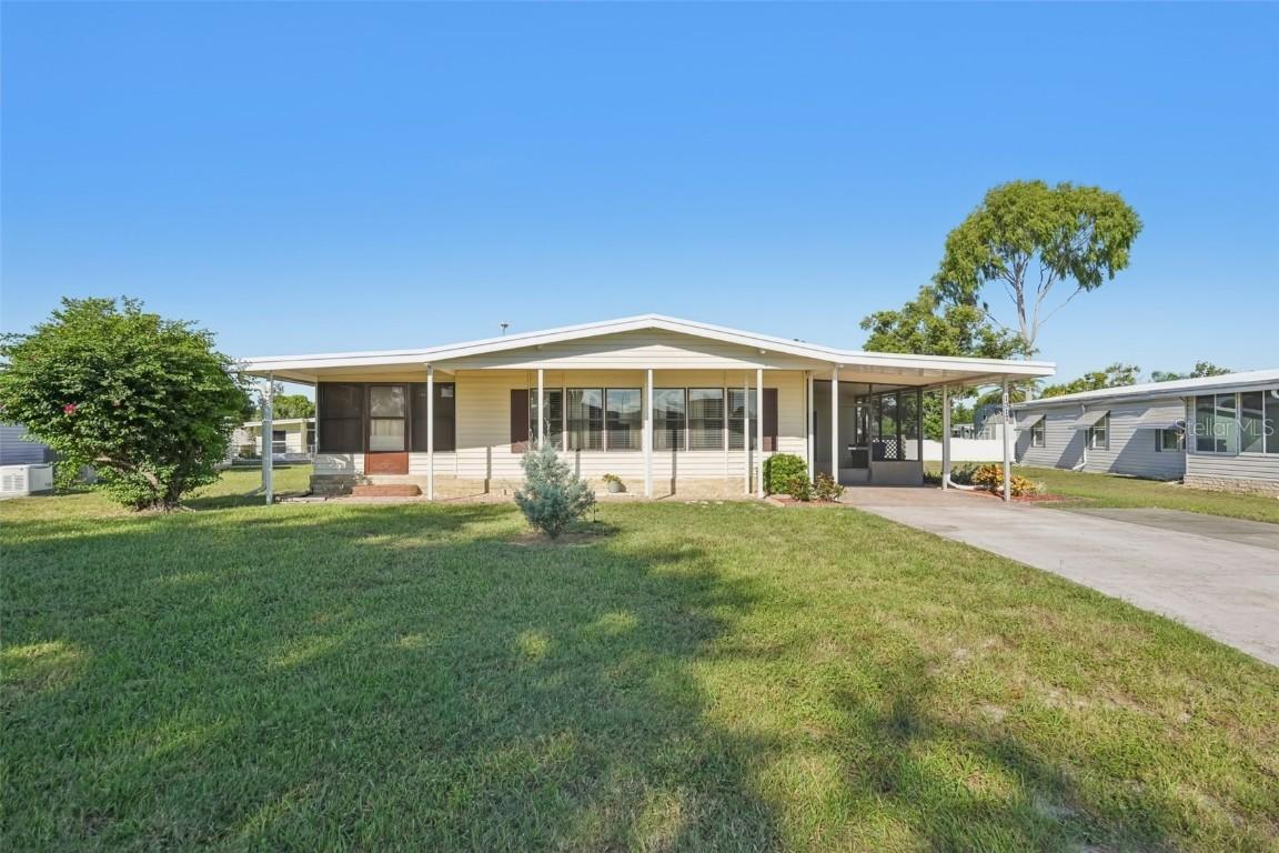 1317 Mohawk Cir., Tavares, FL 32778