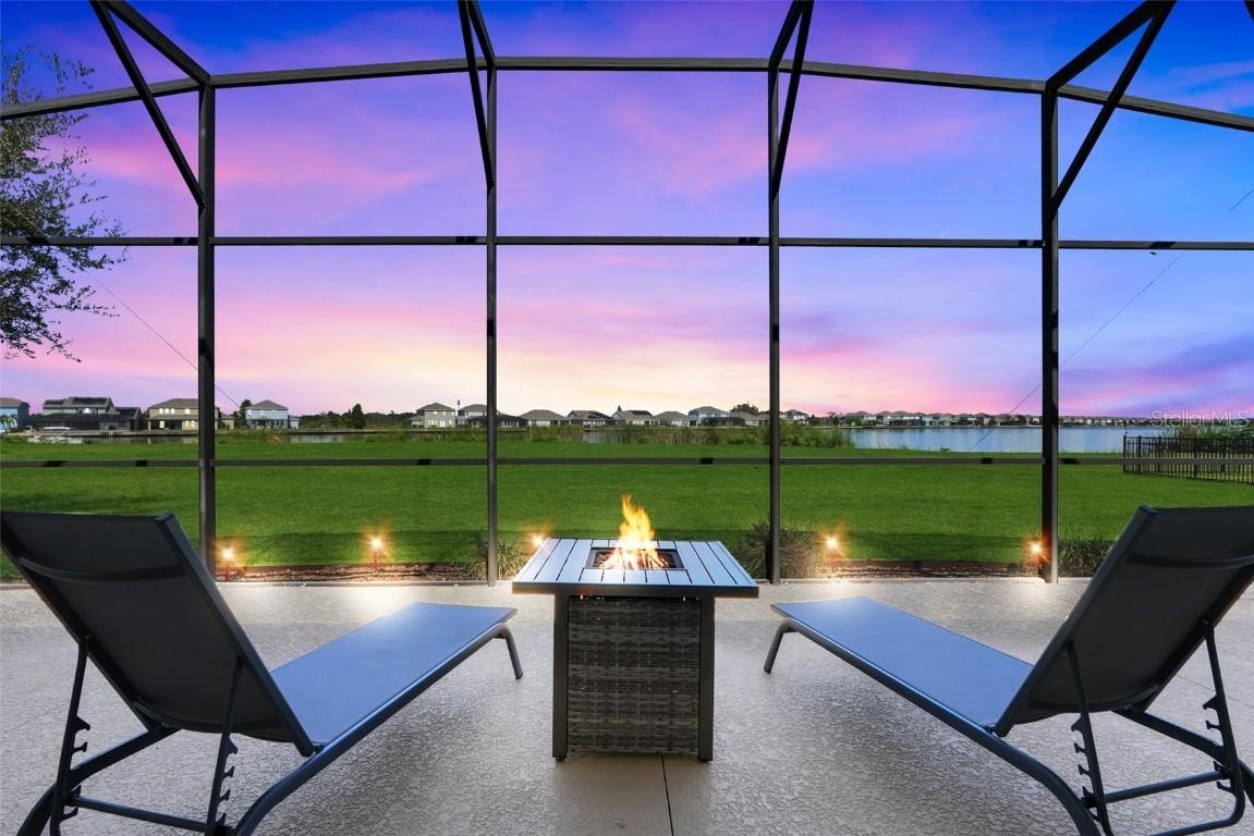 313 Blue Cypress Dr., Groveland, FL 34736