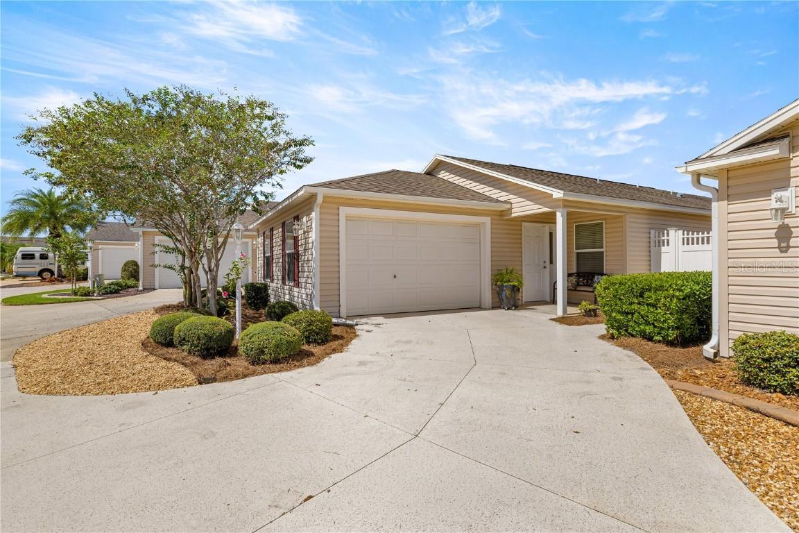 859 Amber Ct., The Villages, FL 32163