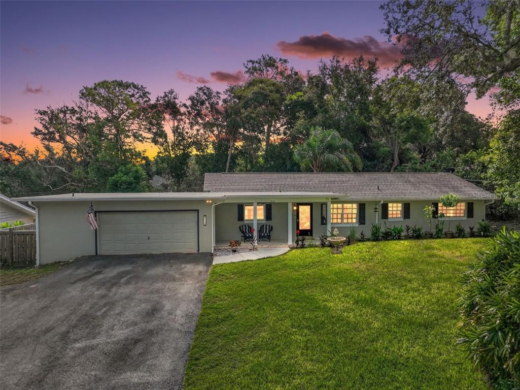 2112 Normandy Dr., Mount Dora, FL 32757