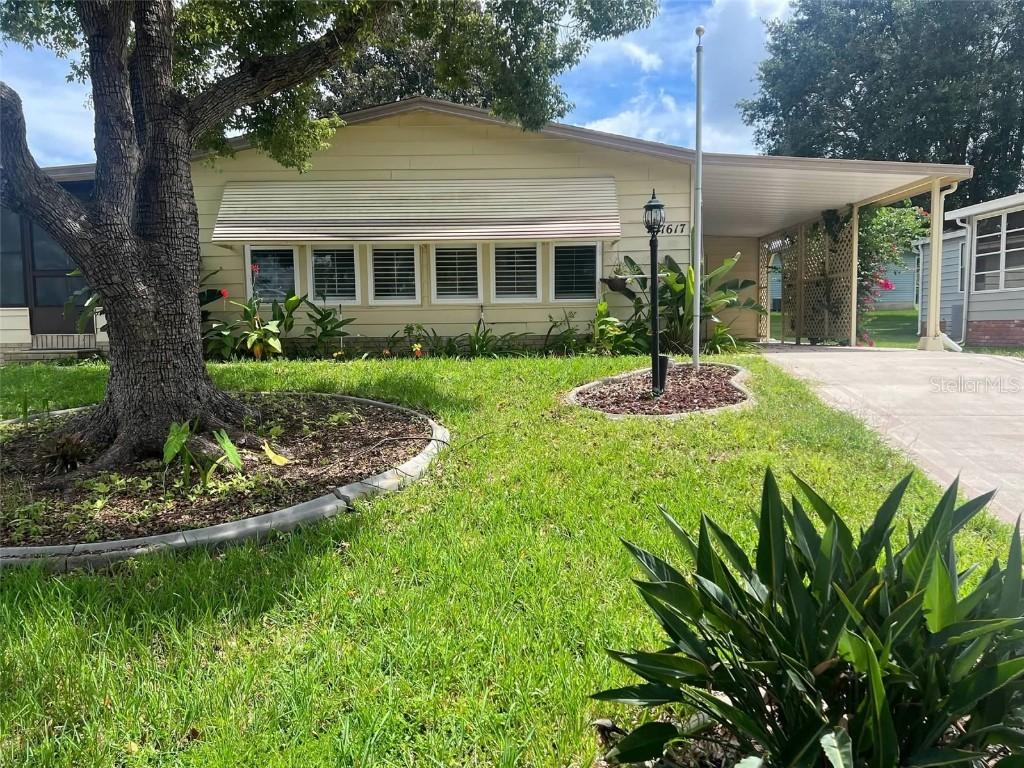 1617 Hilton Head Blvd., Lady Lake, FL 32159