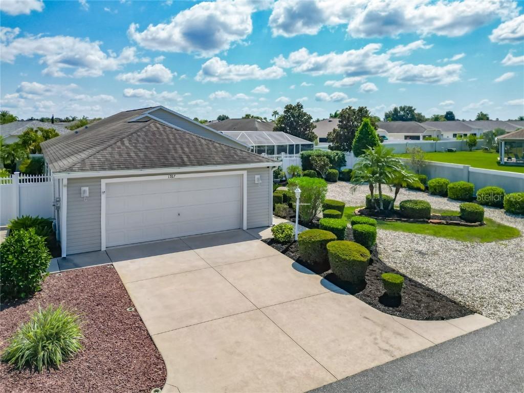 1767 Jadestone Ter., The Villages, FL 32162