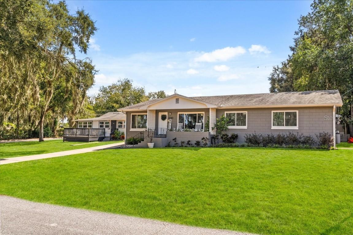 1210 E Caroline St., Tavares, FL 32778