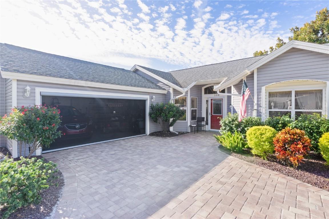 508 Torres Pl., Lady Lake, FL 32159