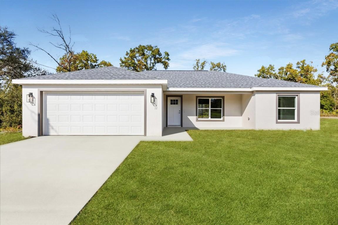 32 Fisher Lane Way, Ocklawaha, FL 32179