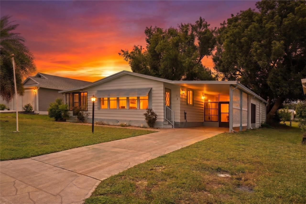 712 Jason Dr., Lady Lake, FL 32159