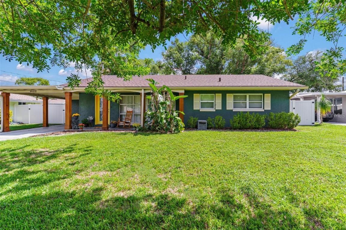 1422 Orange Ave., Tavares, FL 32778