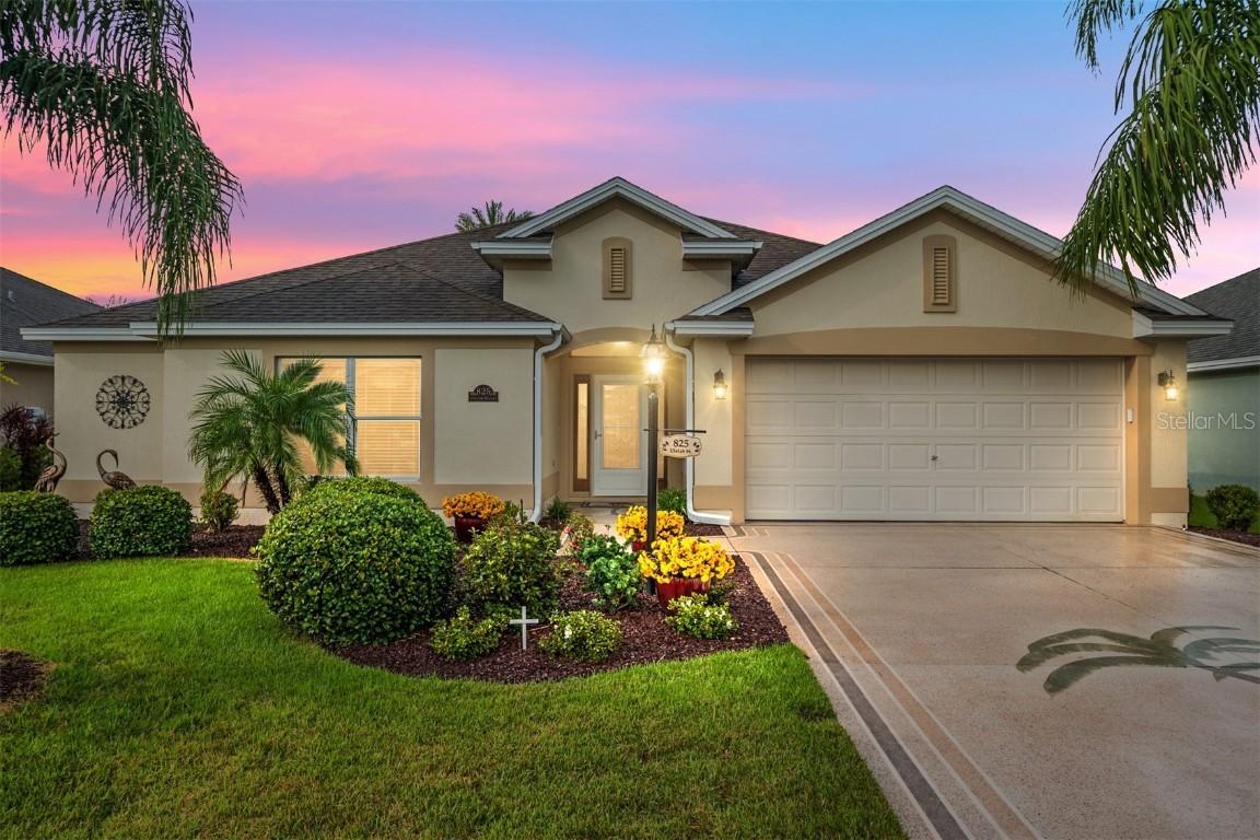 825 Ulelah St., The Villages, FL 32163