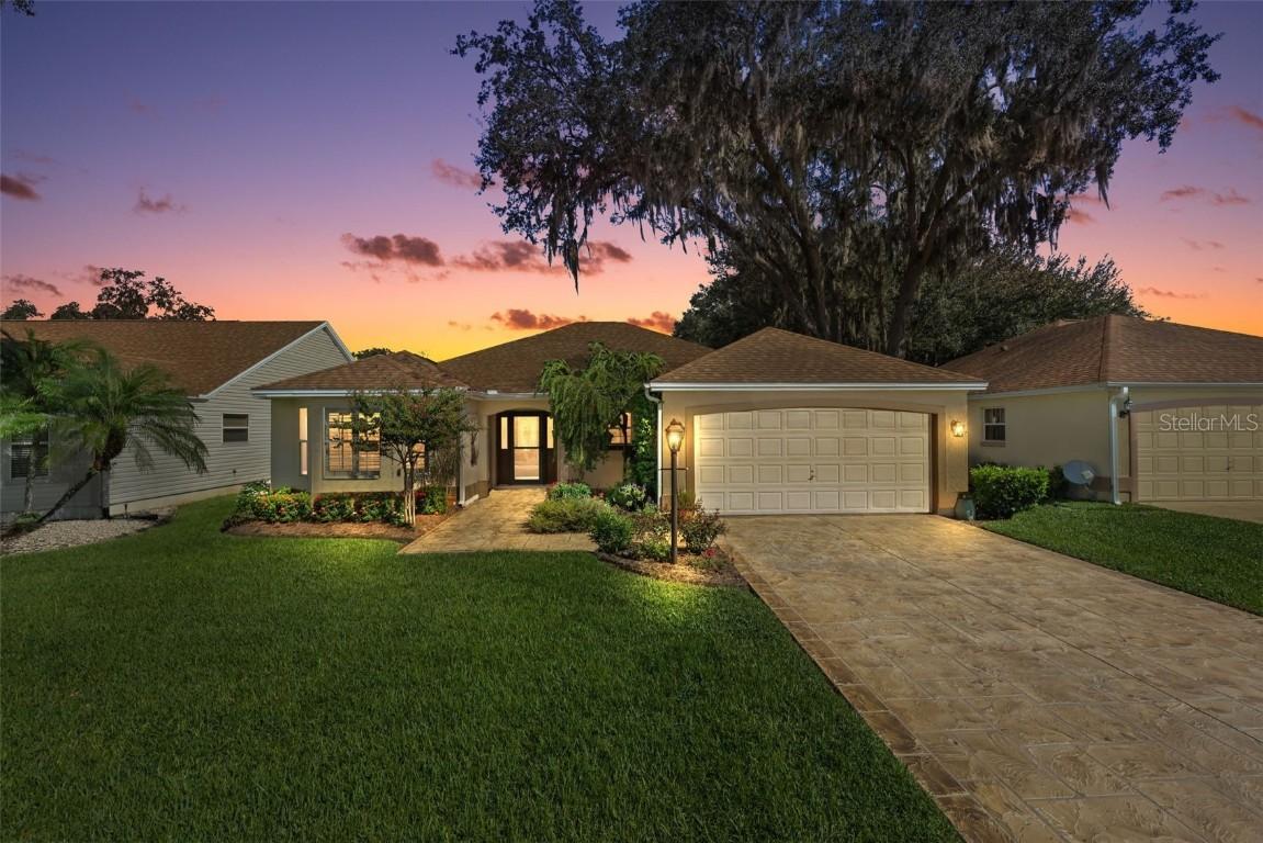 415 Loma Paseo Dr., The Villages, FL 32159