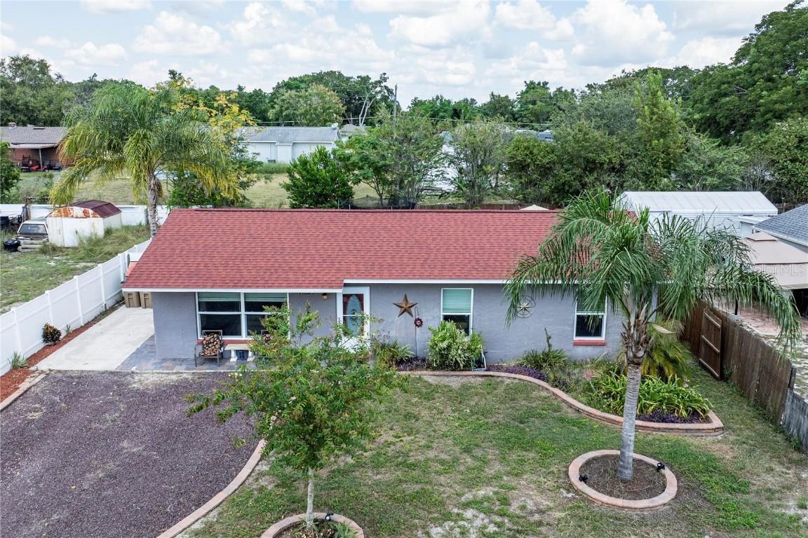 11327 Grove St., Leesburg, FL 34788