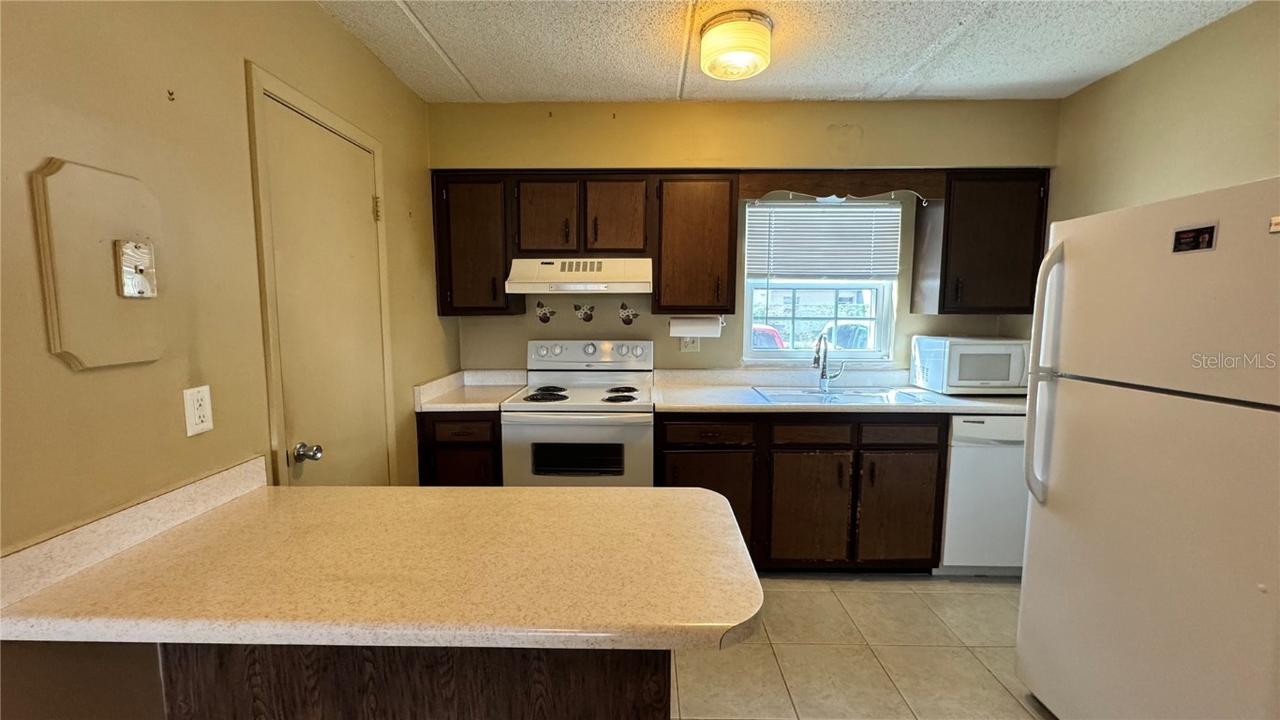 1100 E Caroline St. #123, Tavares, FL 32778