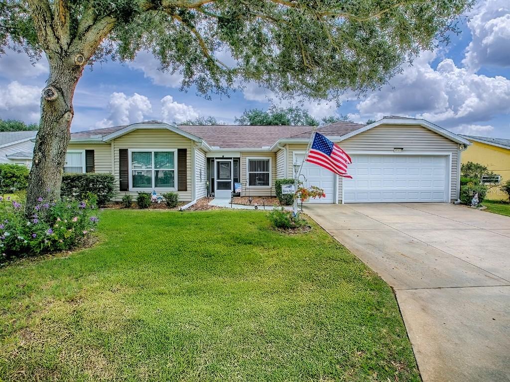 4949 Sawgrass Lake Cir., Leesburg, FL 34748