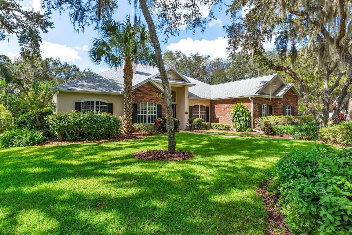 33045 Lake Bend Cir., Leesburg, FL 34788
