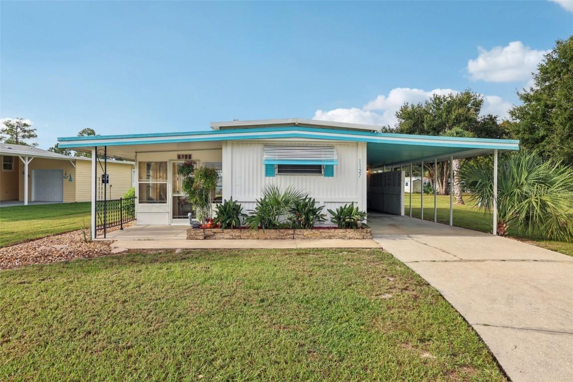 1127 Belmont Cir., Tavares, FL 32778