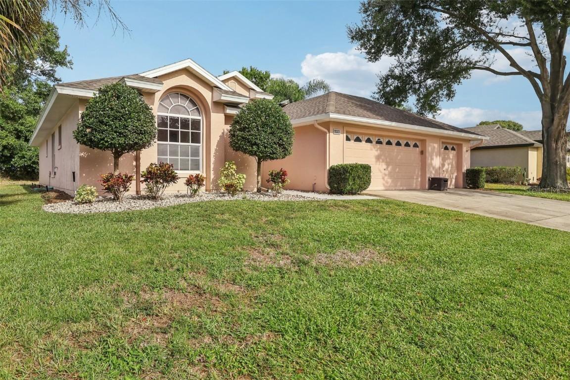 4900 Abaco Dr., Tavares, FL 32778