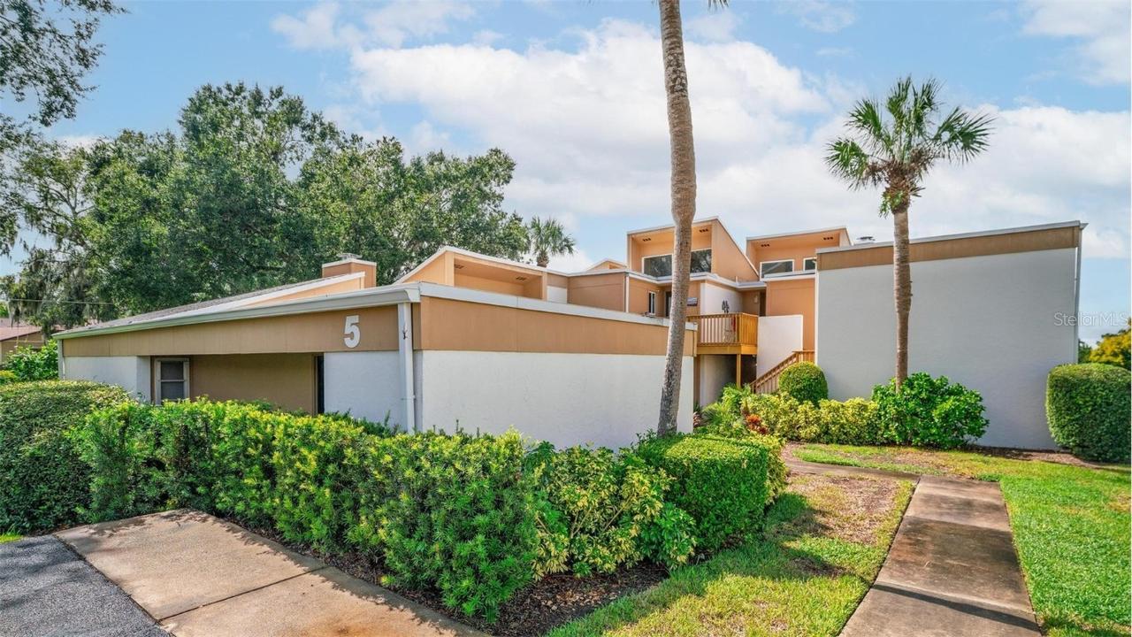 1051 S Highland St. #5-D, Mount Dora, FL 32757
