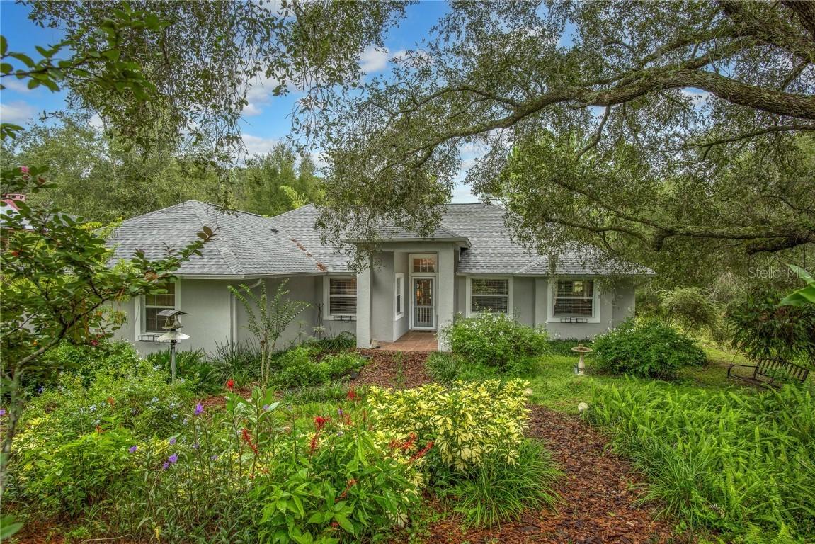 30734 Buttercup Ln., Mount Dora, FL 32757