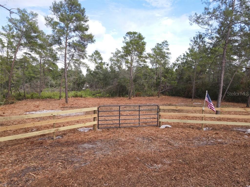 Kentucky St., Paisley, FL 32767