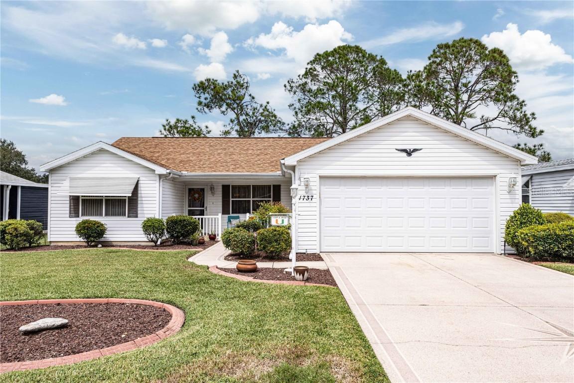1737 Lauren Ln., Lady Lake, FL 32159