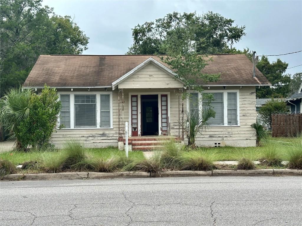 323 S 2nd St., Leesburg, FL 34748