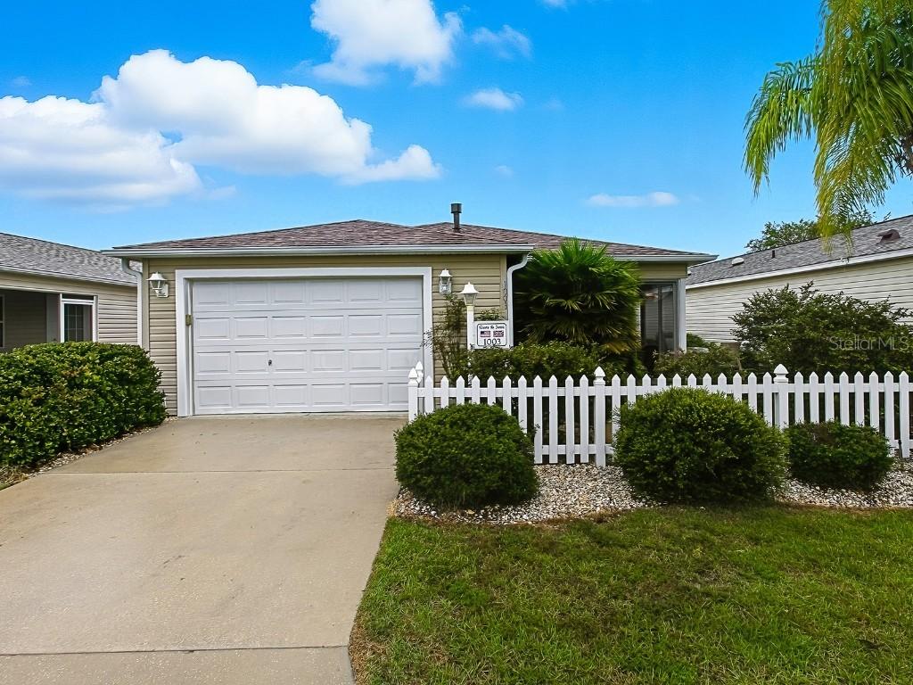 1003 Ridgeville Rd., The Villages, FL 32162