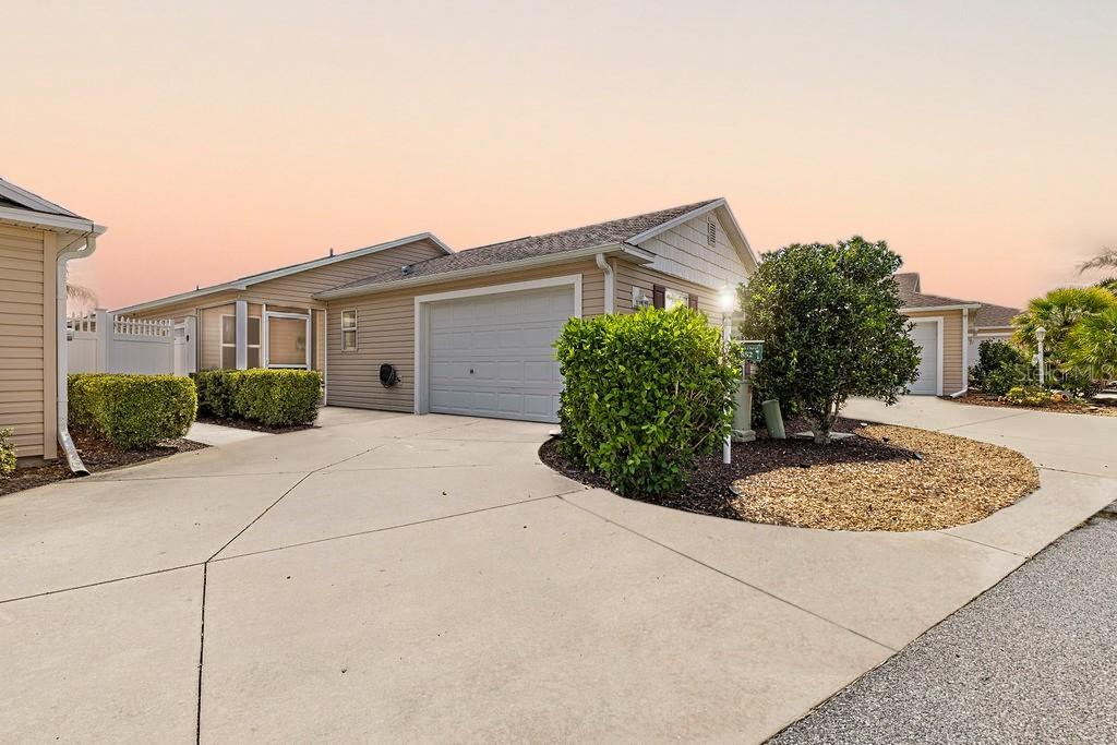 852 Sapphire Pl., The Villages, FL 32163