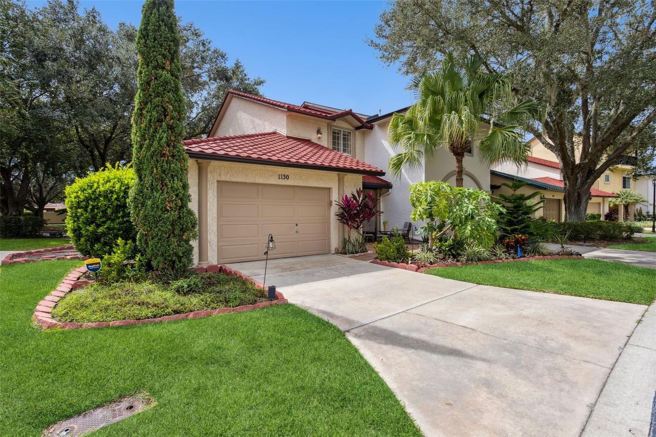 1130 Avenida De Las Casas, Lady Lake, FL 32159