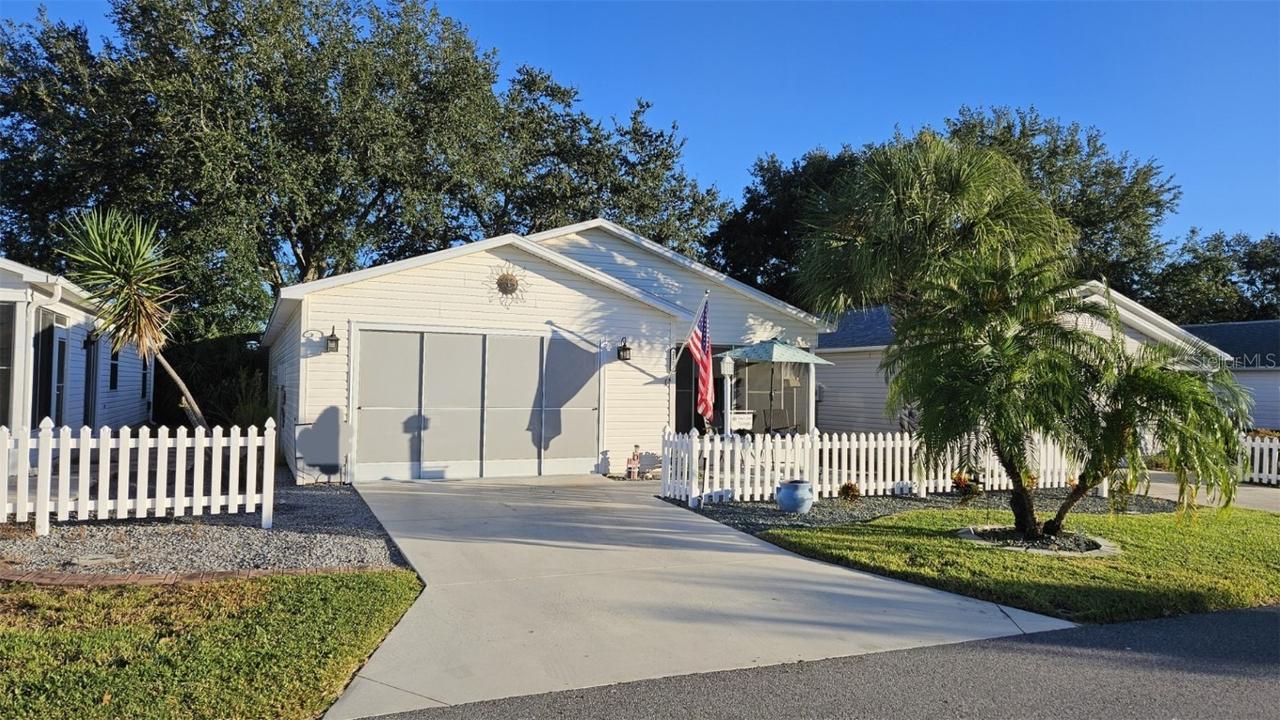 2107 Escobar Ave., The Villages, FL 32159