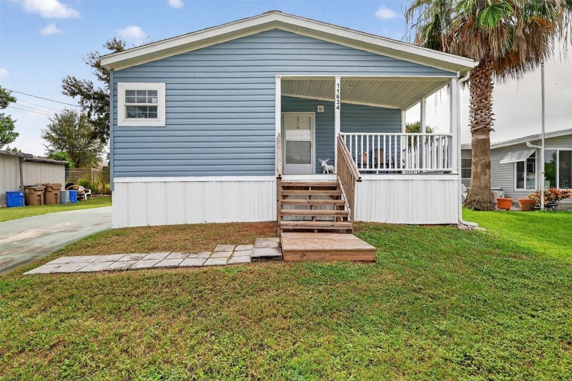 11634 Hickory Ln., Tavares, FL 32778