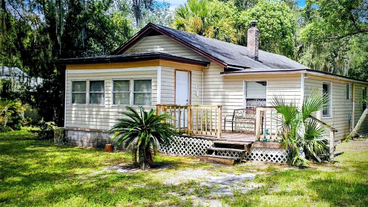 372 W Collins St., Umatilla, FL 32784