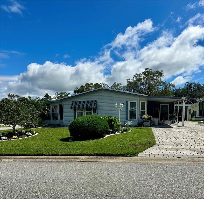 1701 Palm Aire Dr., Lady Lake, FL 32159