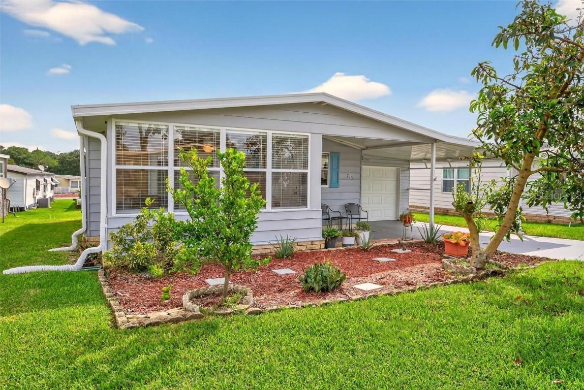 710 Carriage Ln., Leesburg, FL 34748