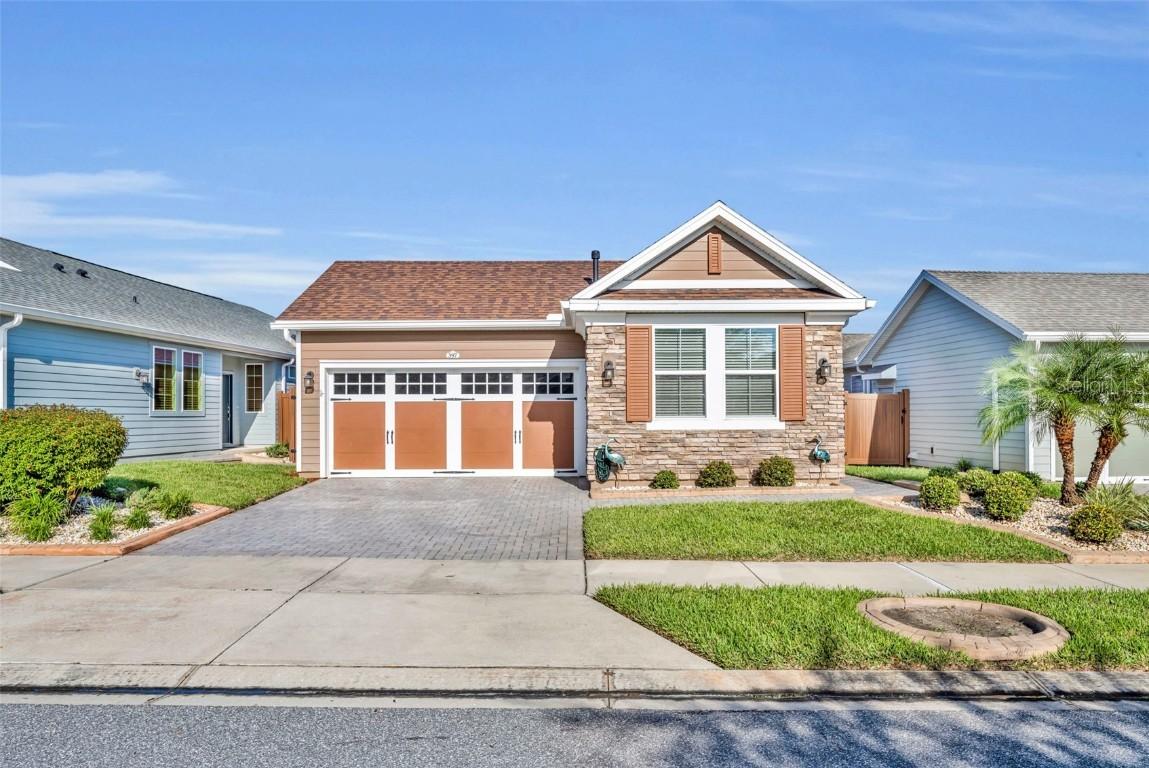 397 Alcove Dr., Groveland, FL 34736