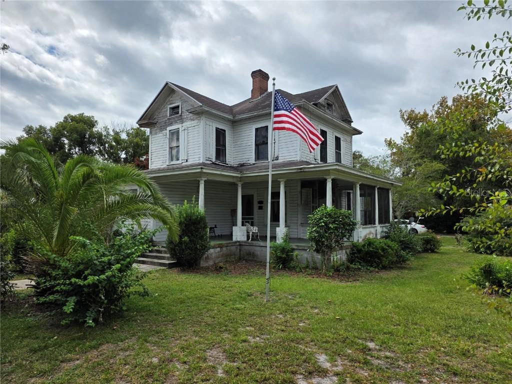102 S Trowell Ave., Umatilla, FL 32784